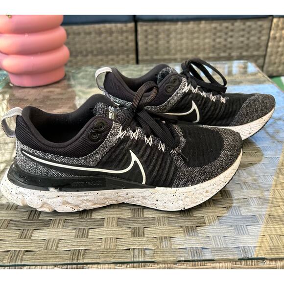 Nike React Infinity Run Flyknit 2 Black White Sneaker - Picture 3 of 8